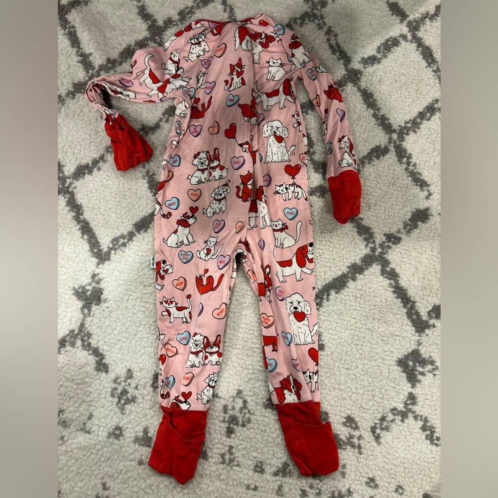 Little Sleepies Zippy in Pink Furever Valentines Print - Picture 4 of 4